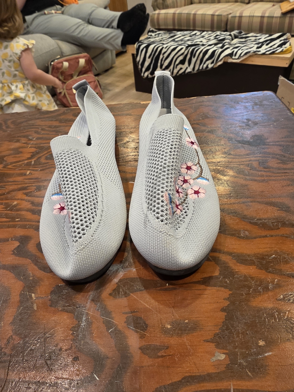 Light Gray Slip-On Knit Women's Shoes with Floral Embroidery